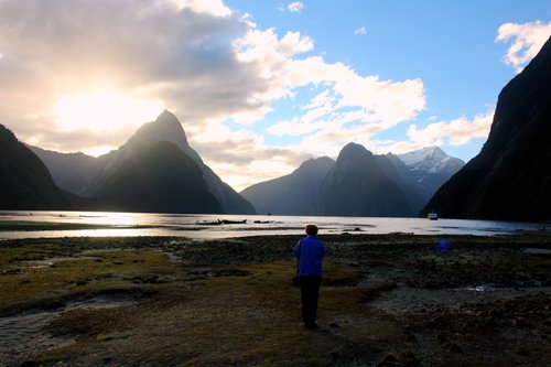 NZtouristMilfordSound.jpg